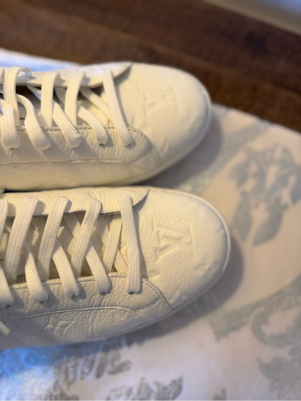 Louis Vuitton White Embossed Monogram Calfskin Sneakers Mens 8 (US9.5) - Picture 8 of 10